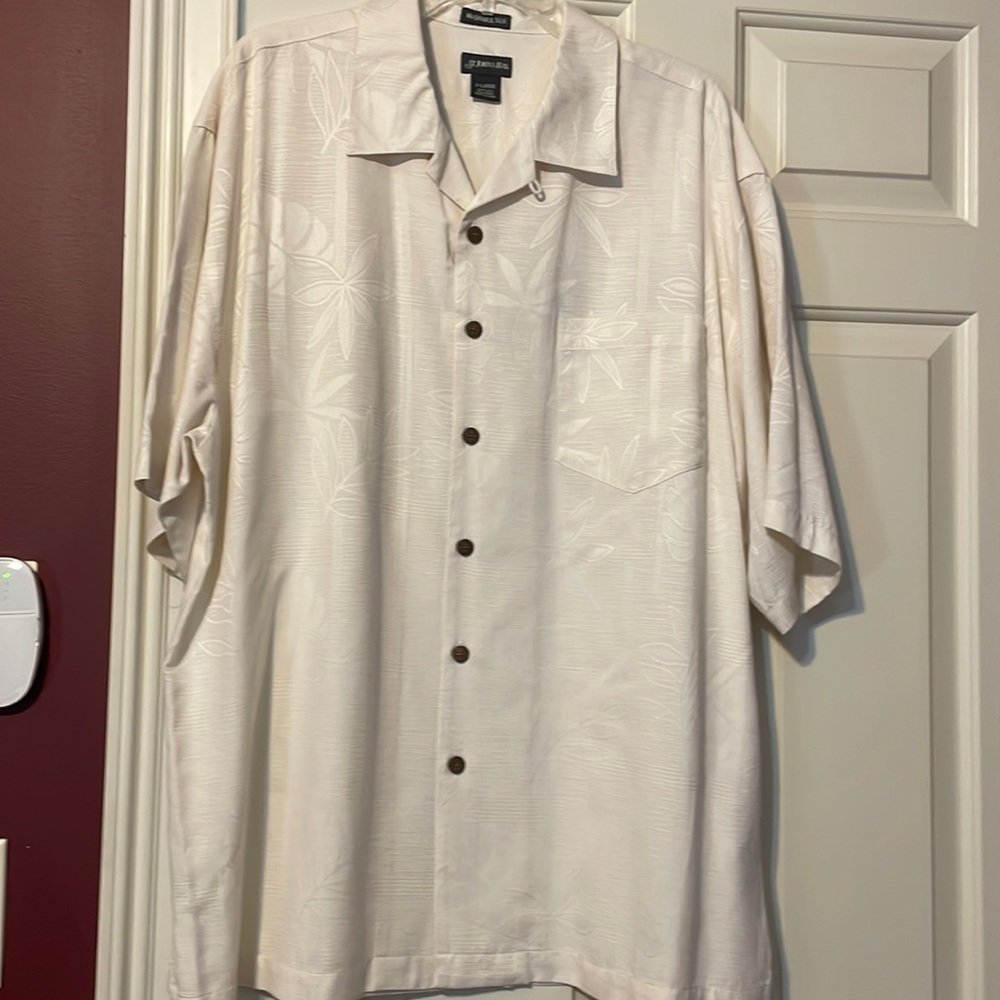 Handsome St John’s Bay Island Style button down shirt